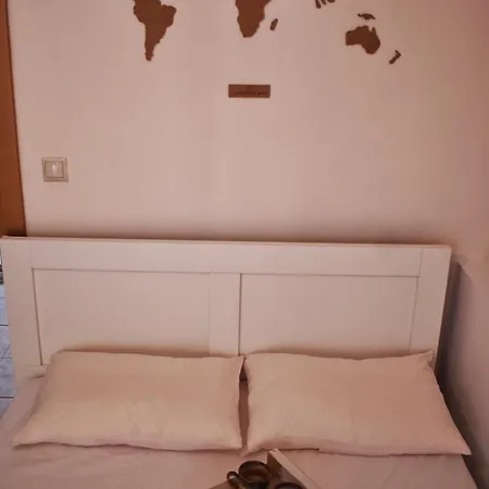 The By Naya Apartament Kawala
